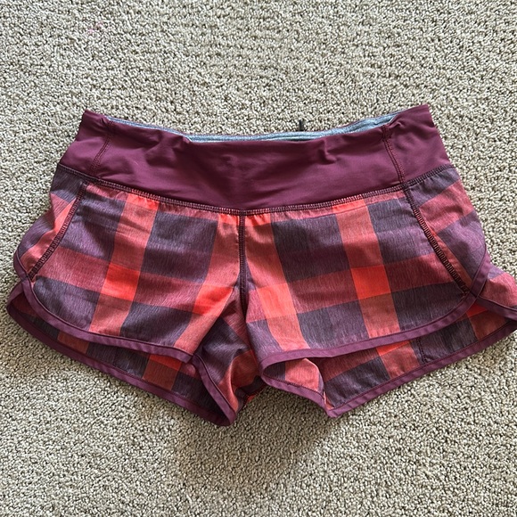 Lululemon Run Speed Short • size 4 - Picture 2 of 9